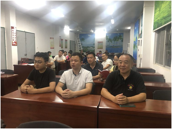 市必赢242net官网公司组织观看144期《脱贫致富电视夜校》节目